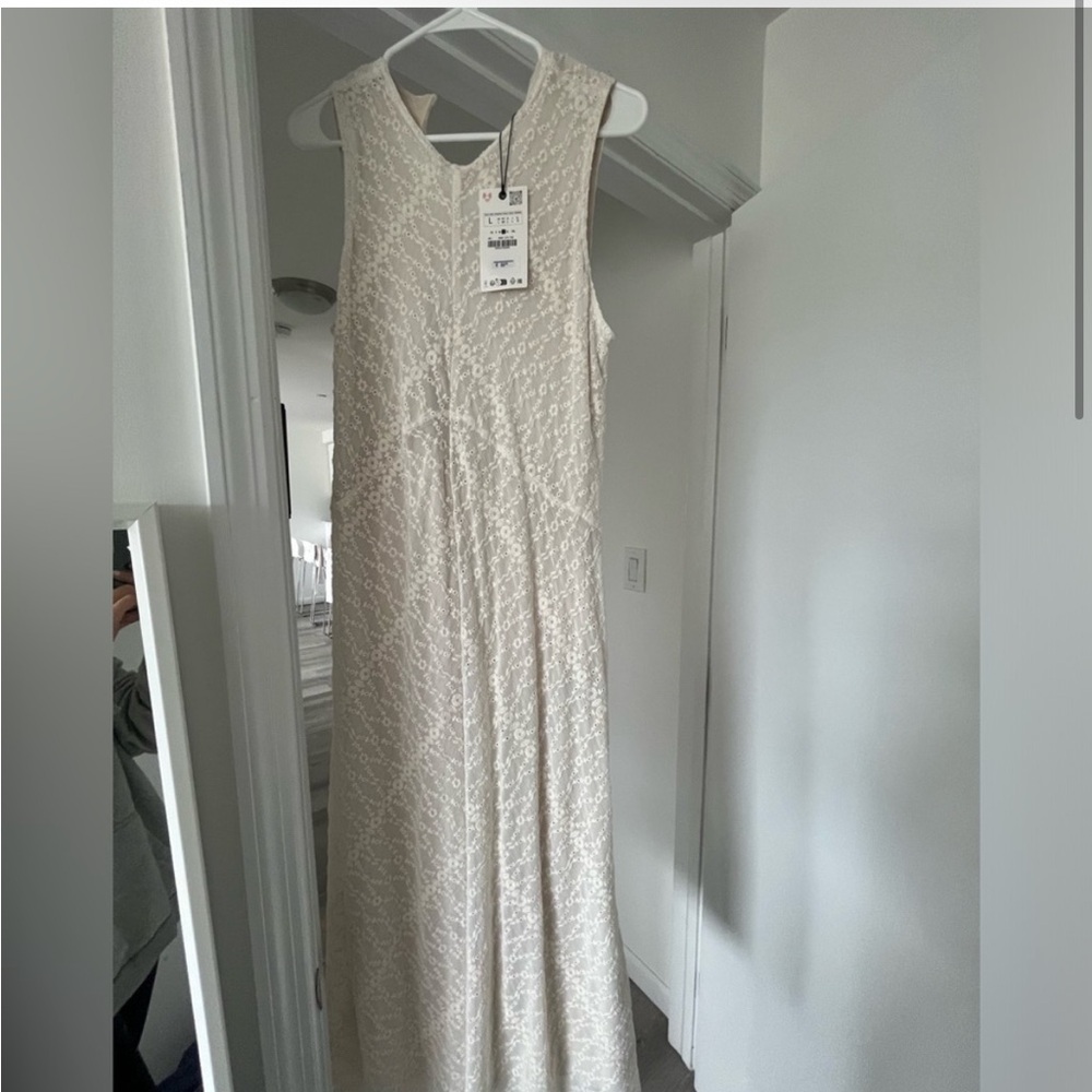 Zara Lace embroidered Elegant Cream Lace Maxi Dress
